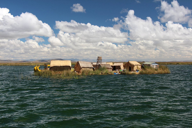 Uros islands Titikaka tour